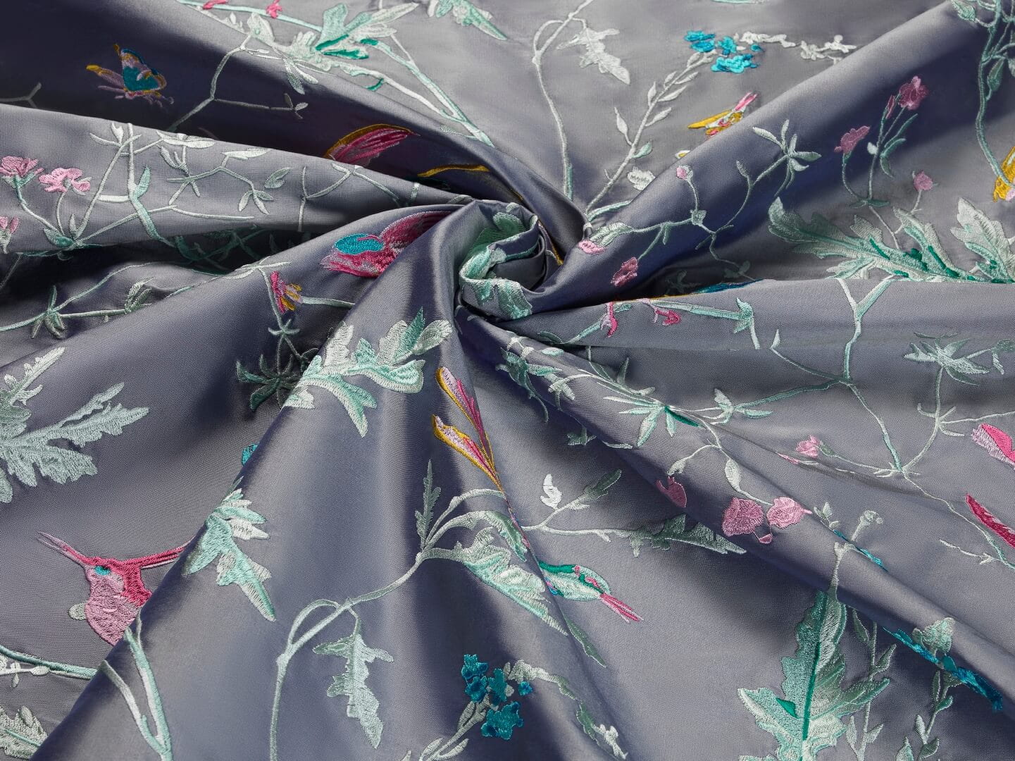 Tkanina jedwab z botanicznym wzorem Cole & Son Hummingbirds Silk F125/1002 Selection of Hummingbirds Fabric