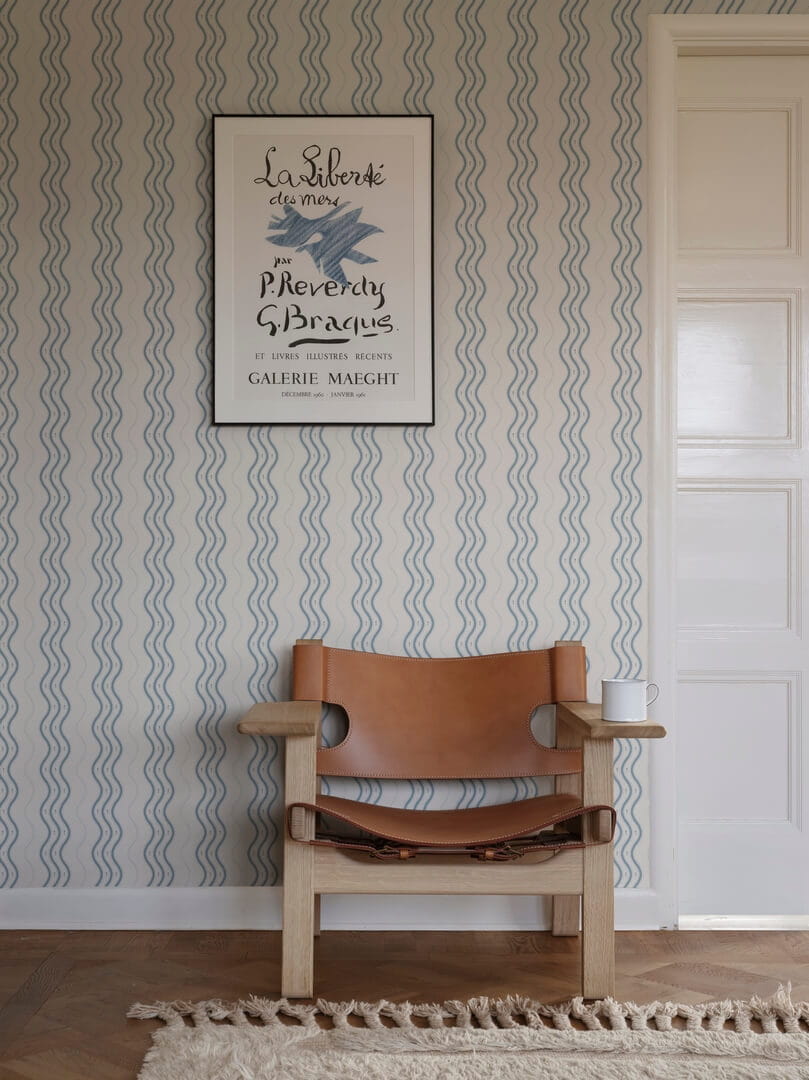 Tapeta falujące paski Sandberg S10369 Ben Light Blue Tidlösa