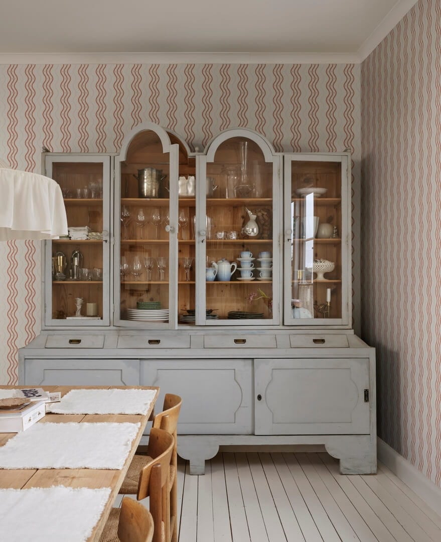 Tapeta falujące paski Sandberg S10371 Ben Red Tidlösa