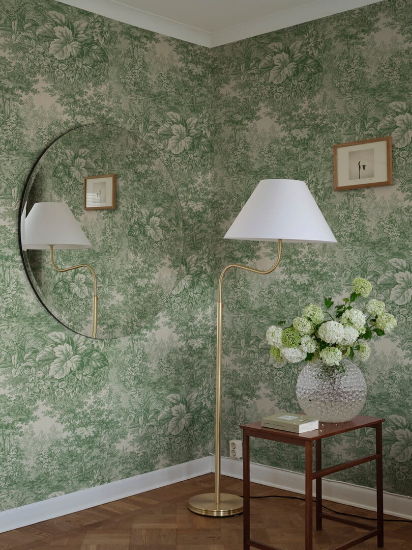 Fototapeta las w stylu Toile de jouy Sandberg S10403 Forest Toile Green Tidlösa