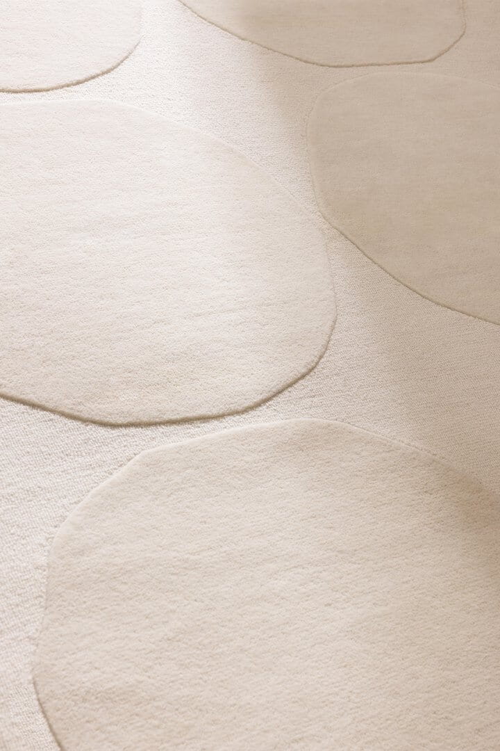 Dywan wełniany geometryczny koła Marimekko Isot Kivet Natural White 132501