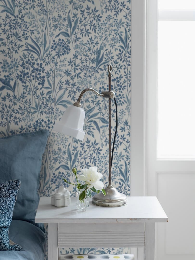 Tapeta łąka Boras Tapeter 6145 Nocturne Blue & White