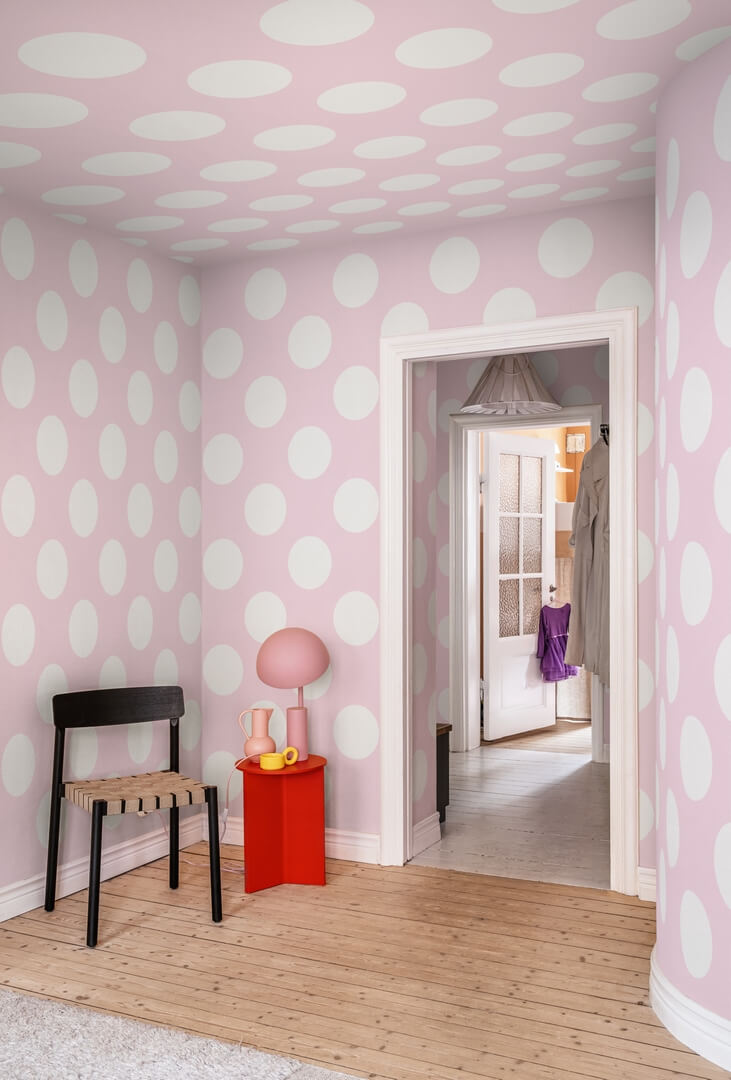 Fototapeta duże kropki Rebel Walls R20029 Big Dots Pink Happy Socks
