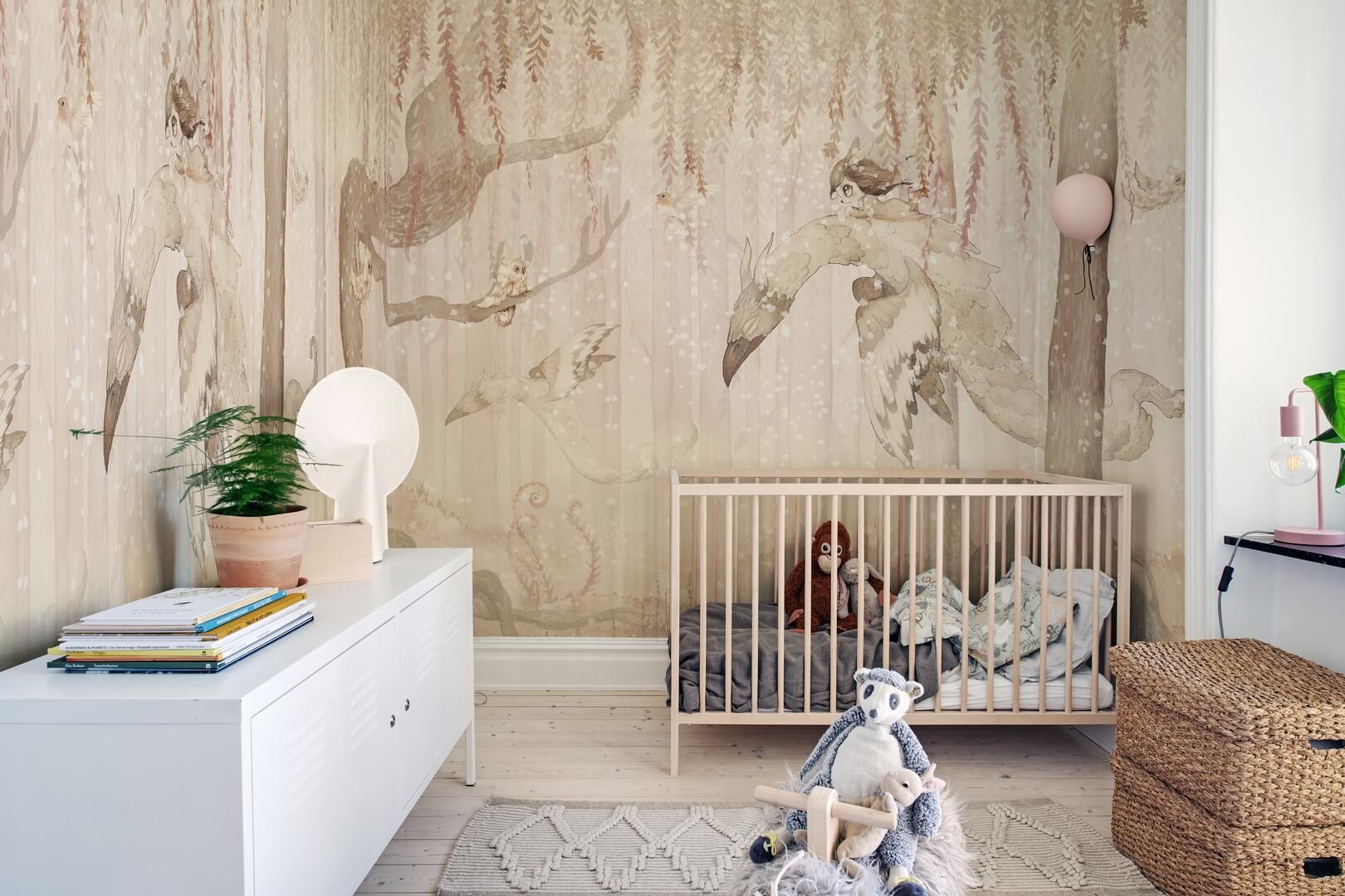 Fototapeta zaczarowany las Rebel Walls R20289 Dream Forest Girl Sandy Pink Mrs Mighetto