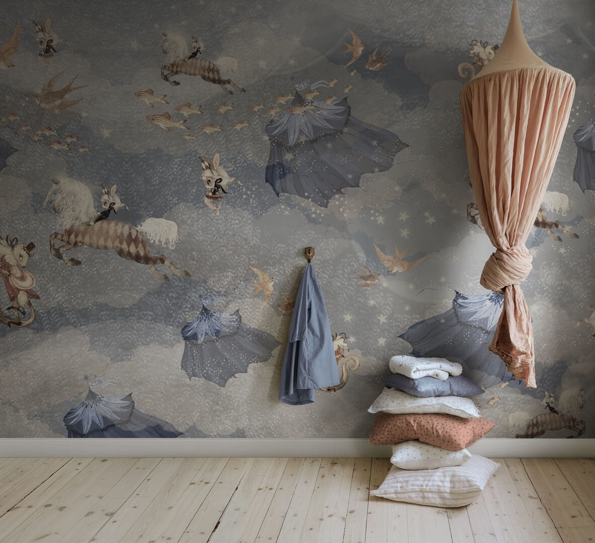 Fototapeta latający cyrk Rebel Walls R20292 Flying Circus Sky Blue Mrs Mighetto