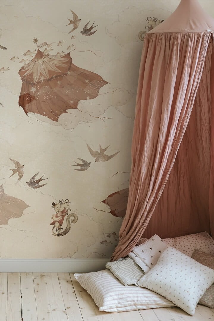 Fototapeta latający cyrk Rebel Walls R20294 Flying Circus Sandy White Mrs Mighetto