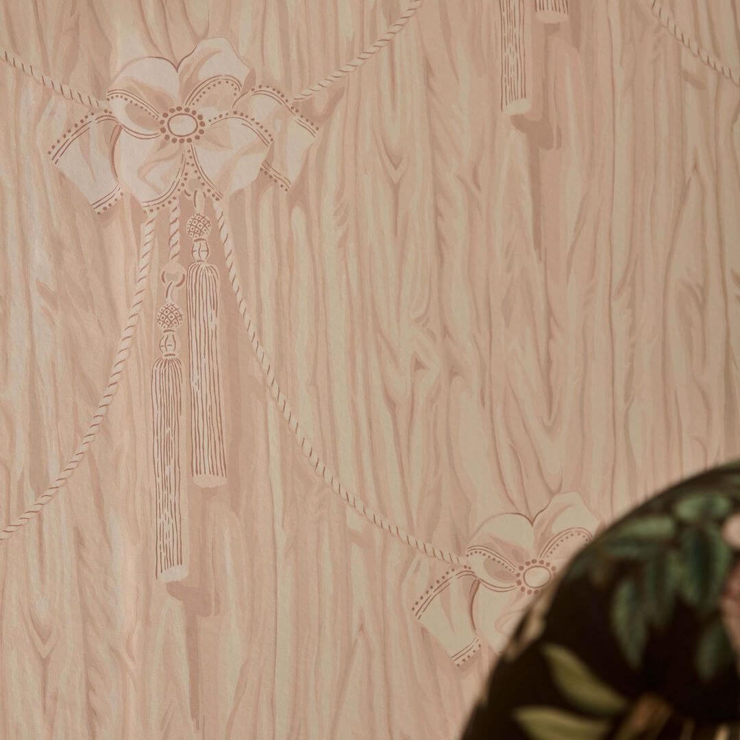 Tapeta drapowana zasłona z kokardami Sanderson 217308 Wilsford Giles Deacon