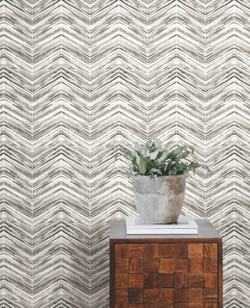 Tapeta jodełka York Wallcoverings BW3911 Petite Watercolor Chevron Black & White