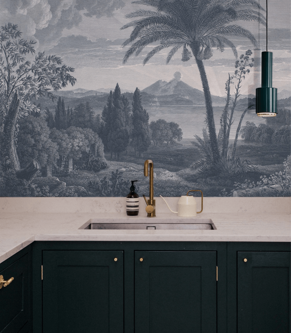 Mural pejzaż tropikalnego wulkanu Wallcolors Tropical Volcano Vista Blue 9003 Cozy Landscapes