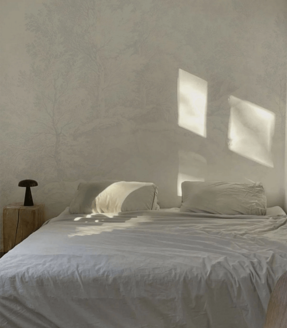 Mural krajobraz drzew Wallcolors Whispering Trees Blue 9090 Cozy Landscapes