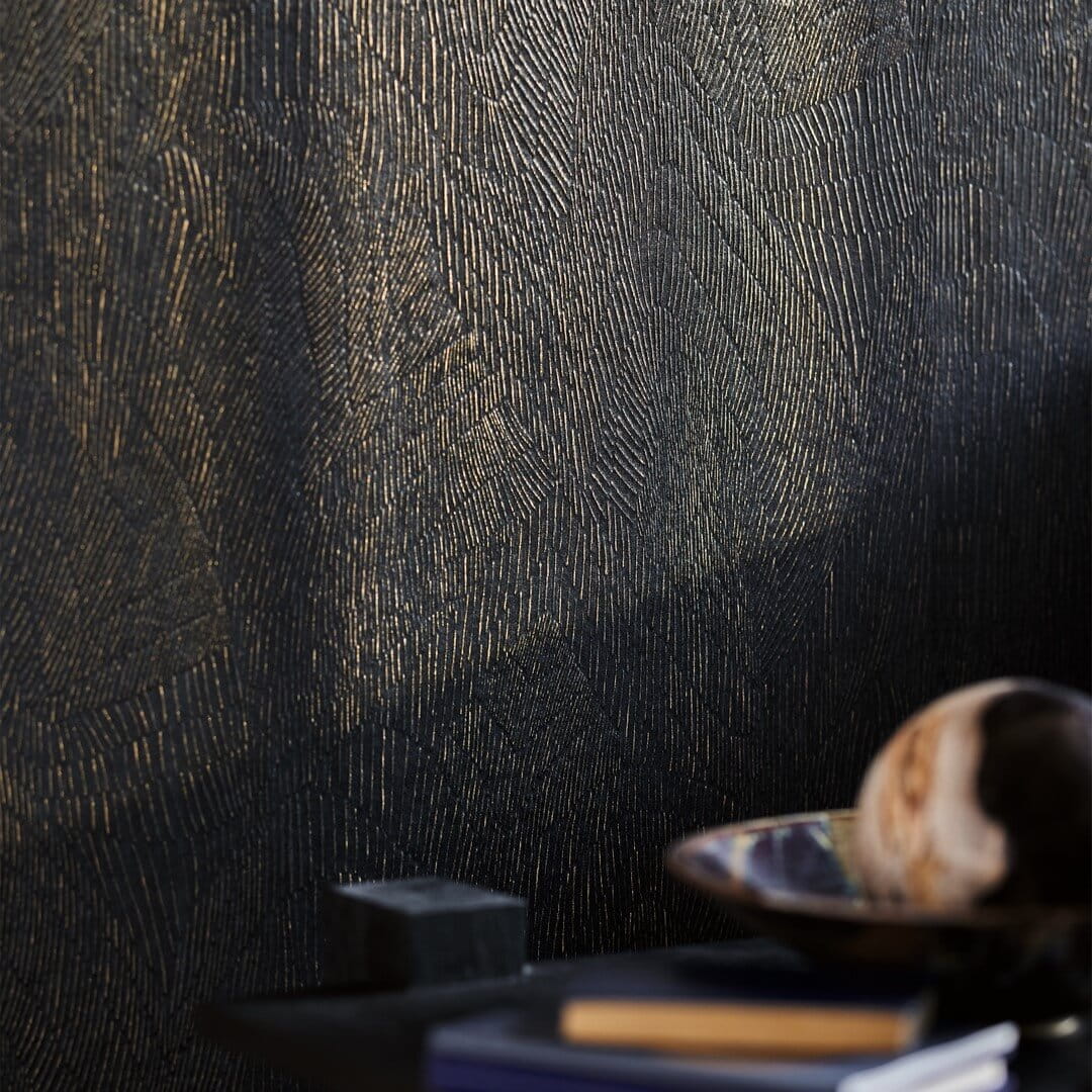 Tapeta tekstylna metaliczne kreski Black Edition W950/01 Onuma Wallcovering Moonshine Tsauri