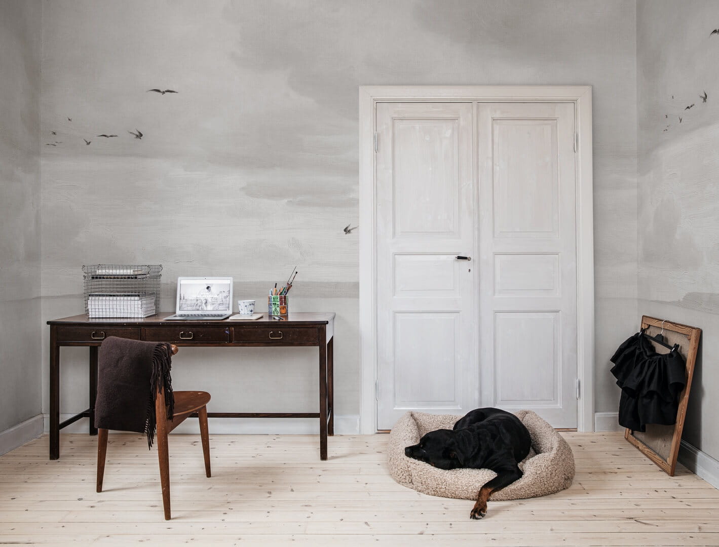 Fototapeta krajobraz morski Rebel Walls R18845 Seabirds Beige Mystic Shades