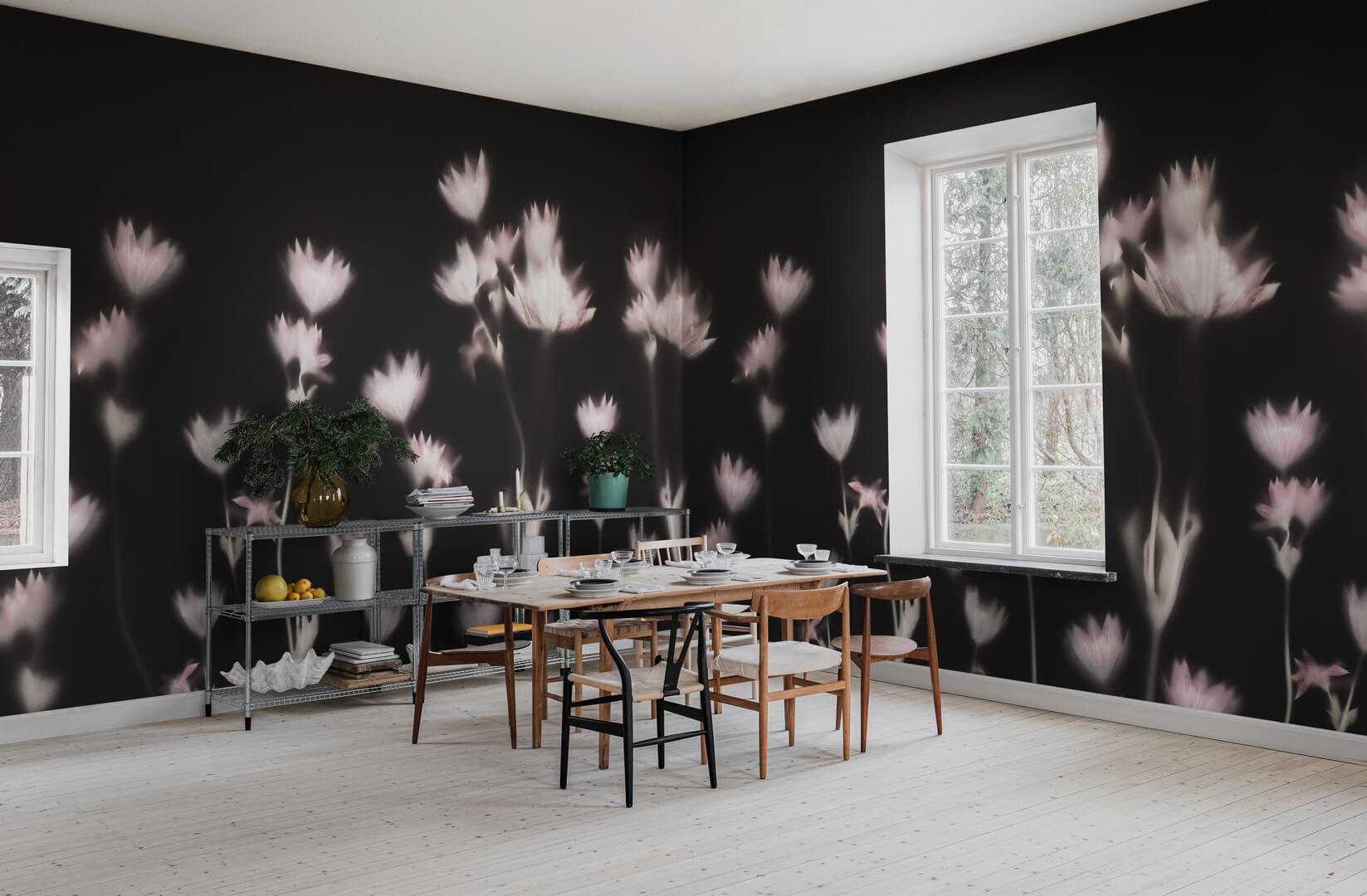 Fototapeta graficzne kwiaty Rebel Walls R18884 Astrantia Dark Mystic Shades