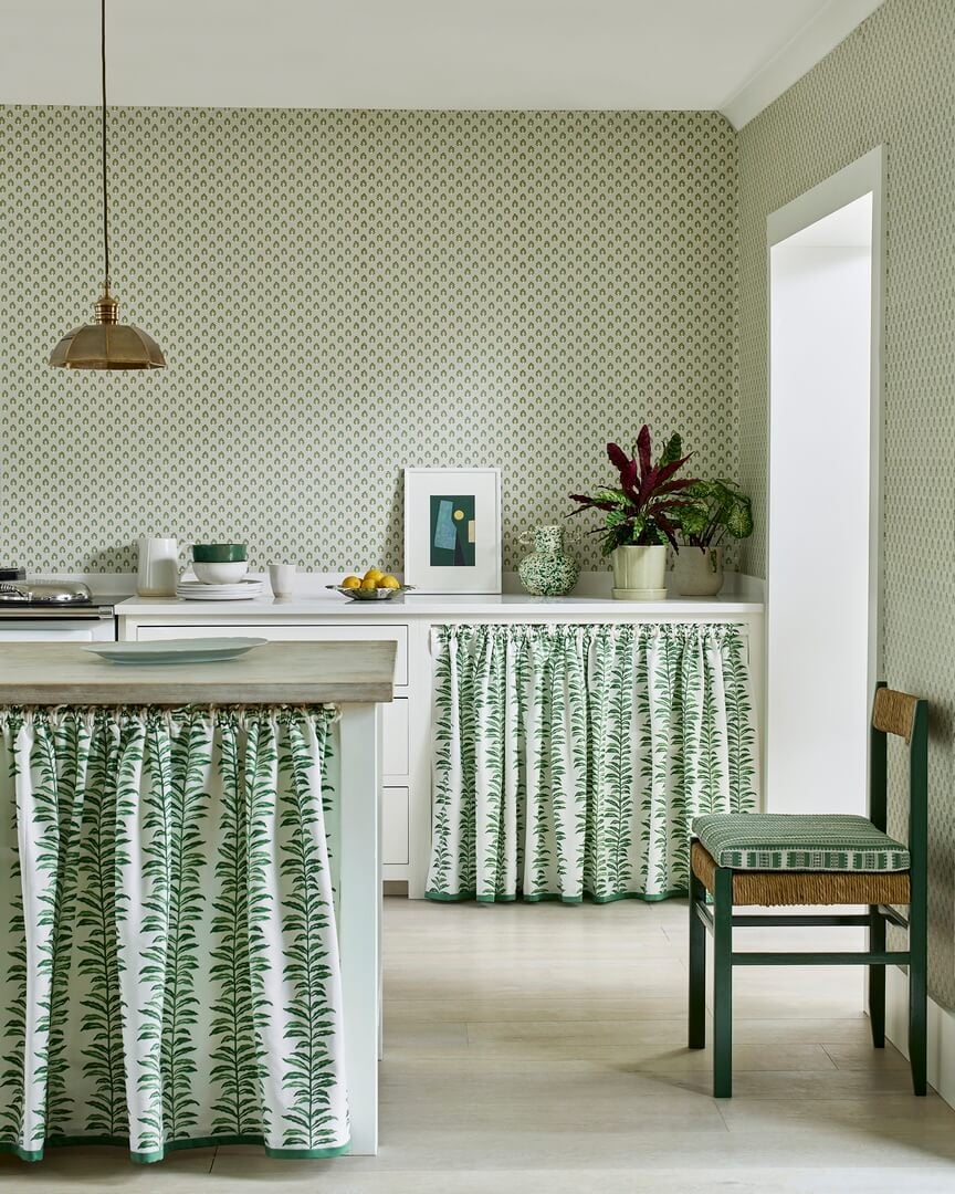 Tapeta stylizowane liście Jane Churchill J187W-01 Albie Innis