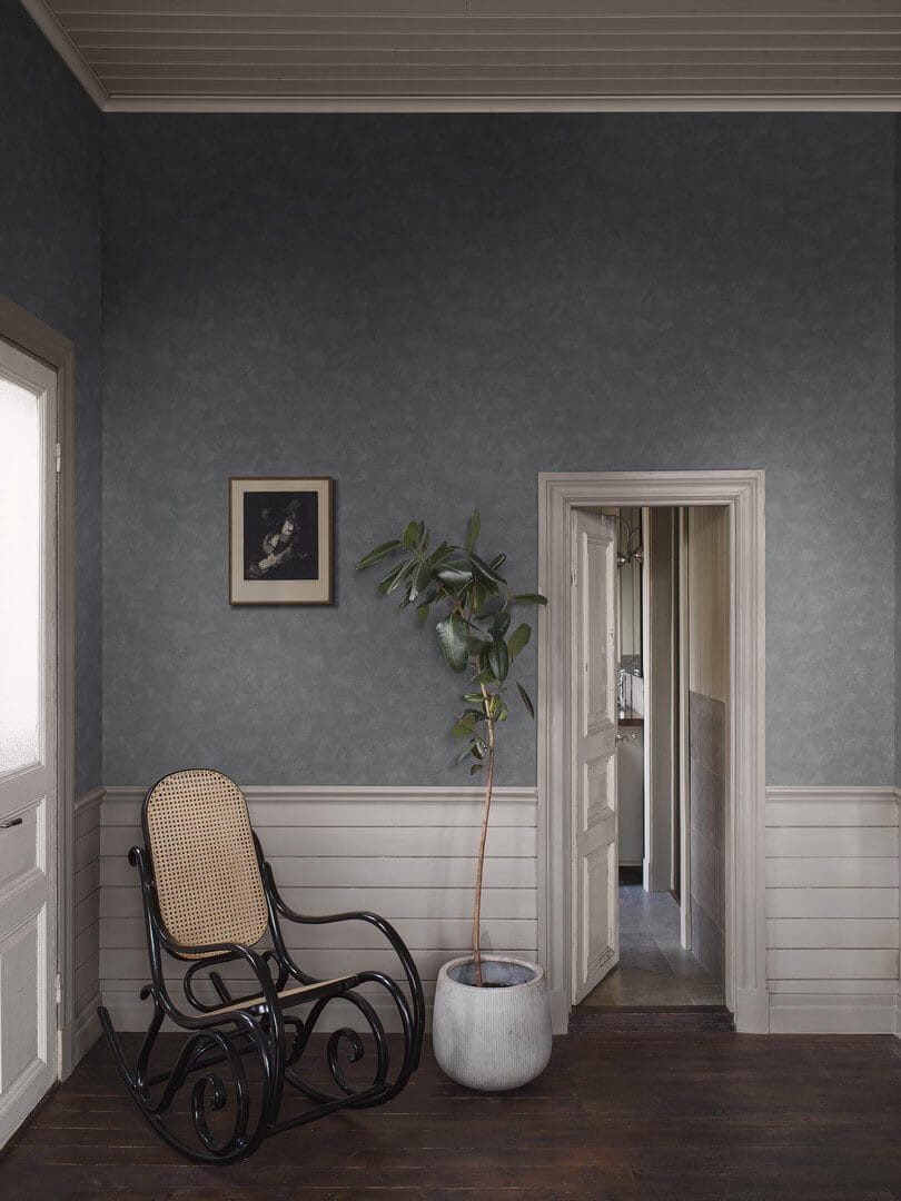 Tapeta minimalistyczna z pociągnięciami pędzla Boras Tapeter 5079 Shades Chromite Shades