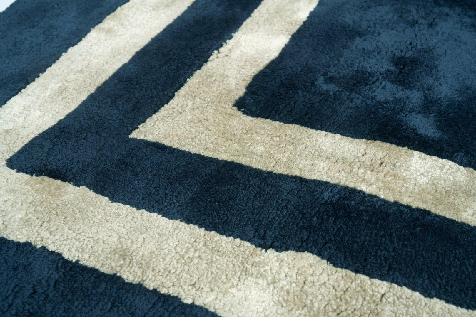 Dywan wiskozowy granatowy PIAZZA BLUE Handmade Collection Carpet Decor Fargotex