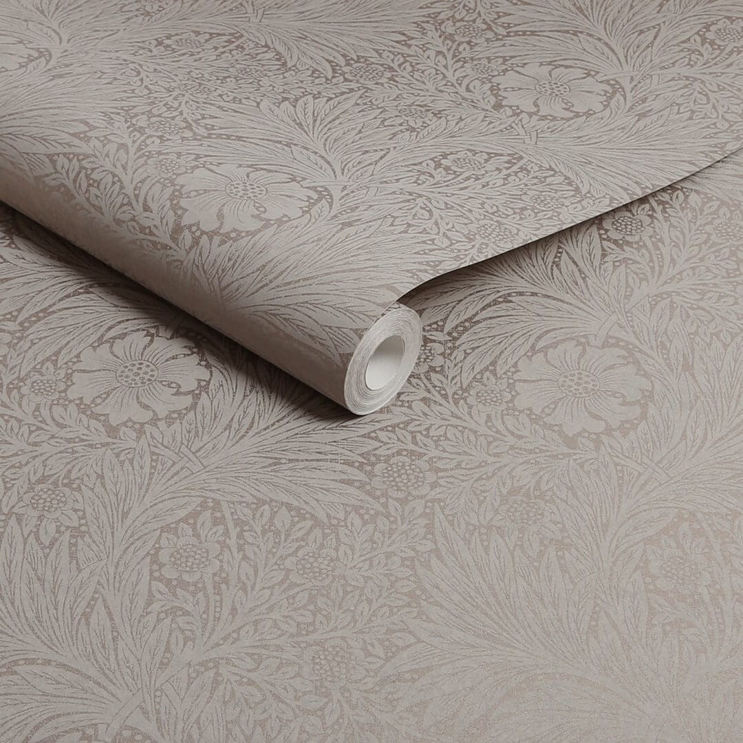 Tapeta kwiaty metaliczna Graham & Brown Marigold Fibrous 124257 William Morris At Home