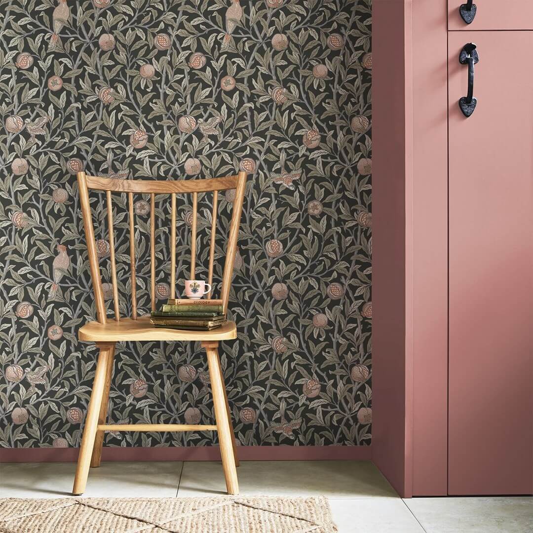 Tapeta botaniczna ptaki i owoce Graham & Brown Bird & Pomegranate 124258 William Morris At Home