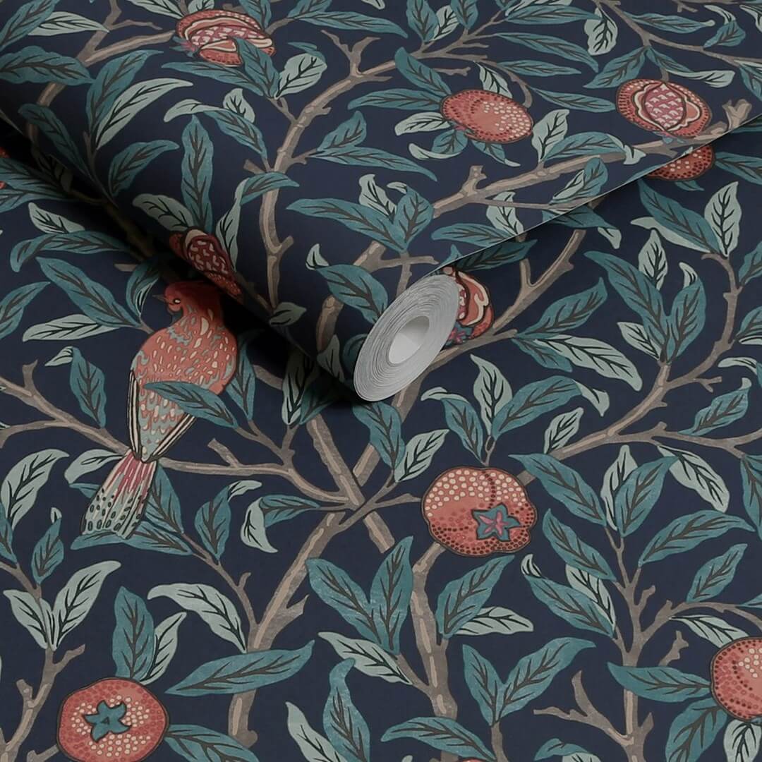 Tapeta botaniczna ptaki i owoce Graham & Brown Bird & Pomegranate 124259 William Morris At Home