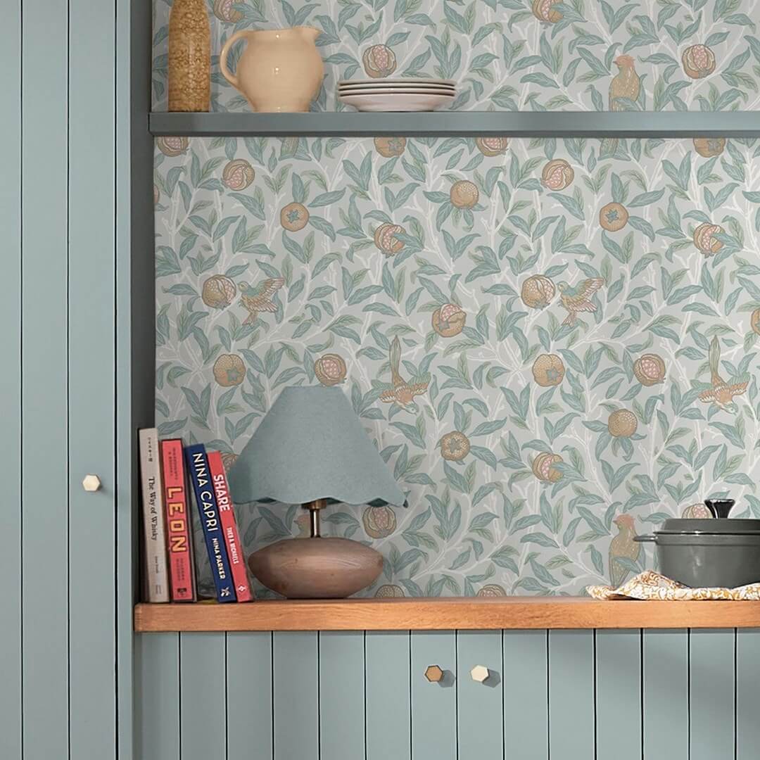 Tapeta botaniczna ptaki i owoce Graham & Brown Bird & Pomegranate 124261 William Morris At Home