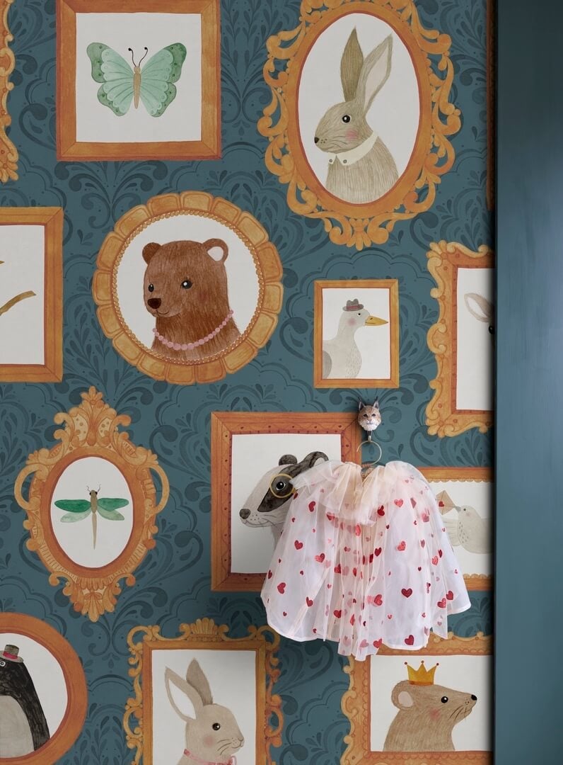 Fototapety zwierzęta w ramkach Rebel Walls R19985 Pet Frames Dark Blue Family Fun