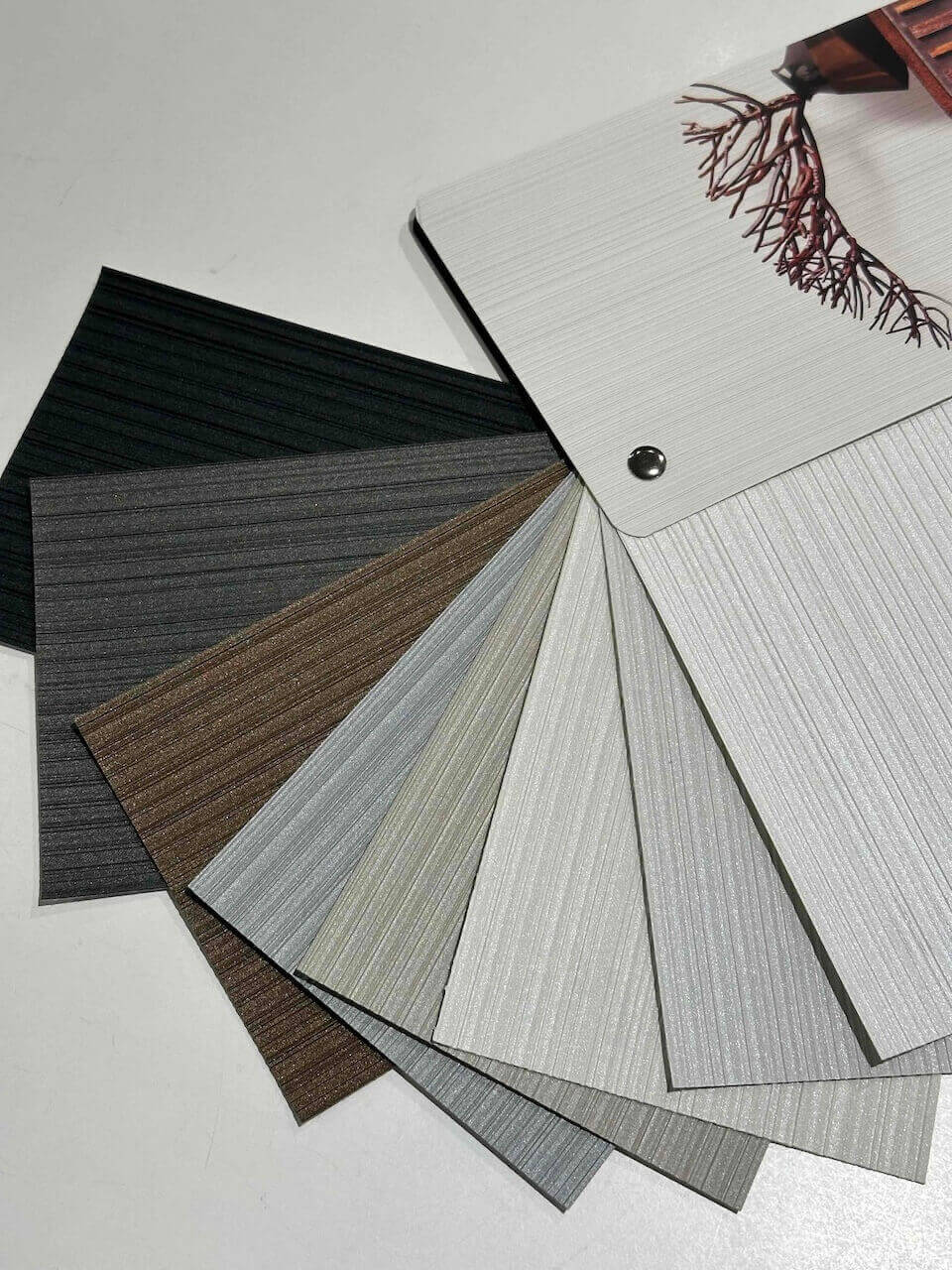 Tapeta obiektowa prążki W31.354 Henry Vinylpex
