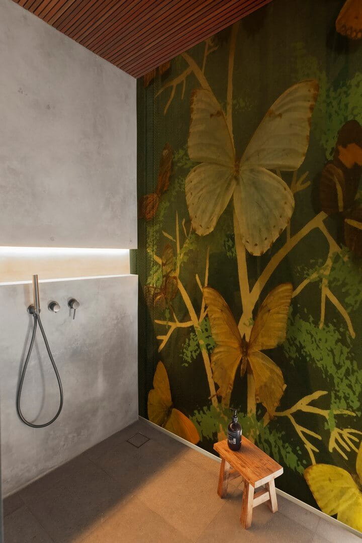 Fototapeta pod prysznic motyle Wall&Deco WET_MB2401 Madame Butterfly WET SYSTEM 2024-2