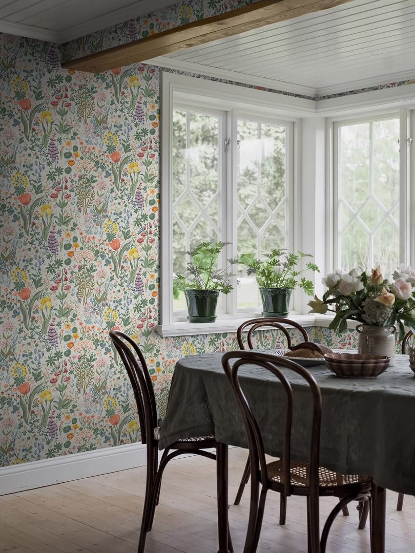 Tapeta roślinna łąka Boras Tapeter 2053 Blomsterhav Icons