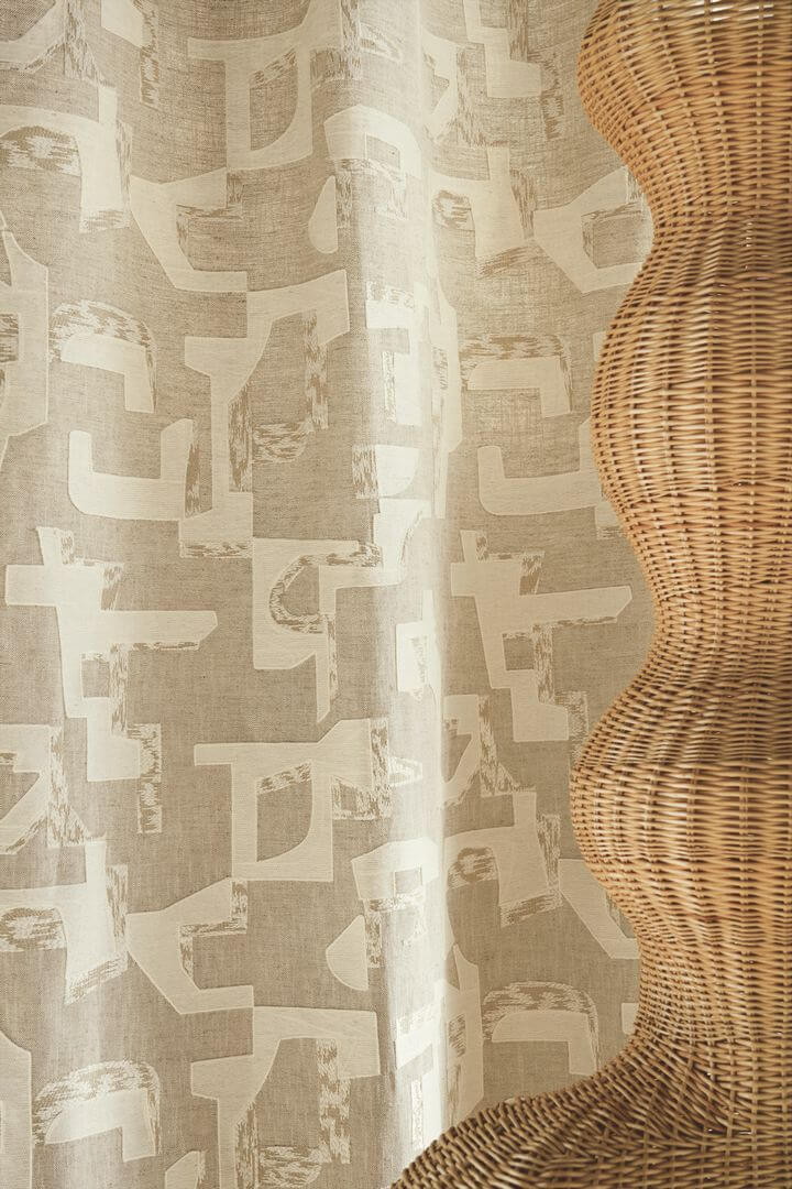 Tkanina haftowana z geometrycznym wzorem Casamance 45660436 Colorado West Dream