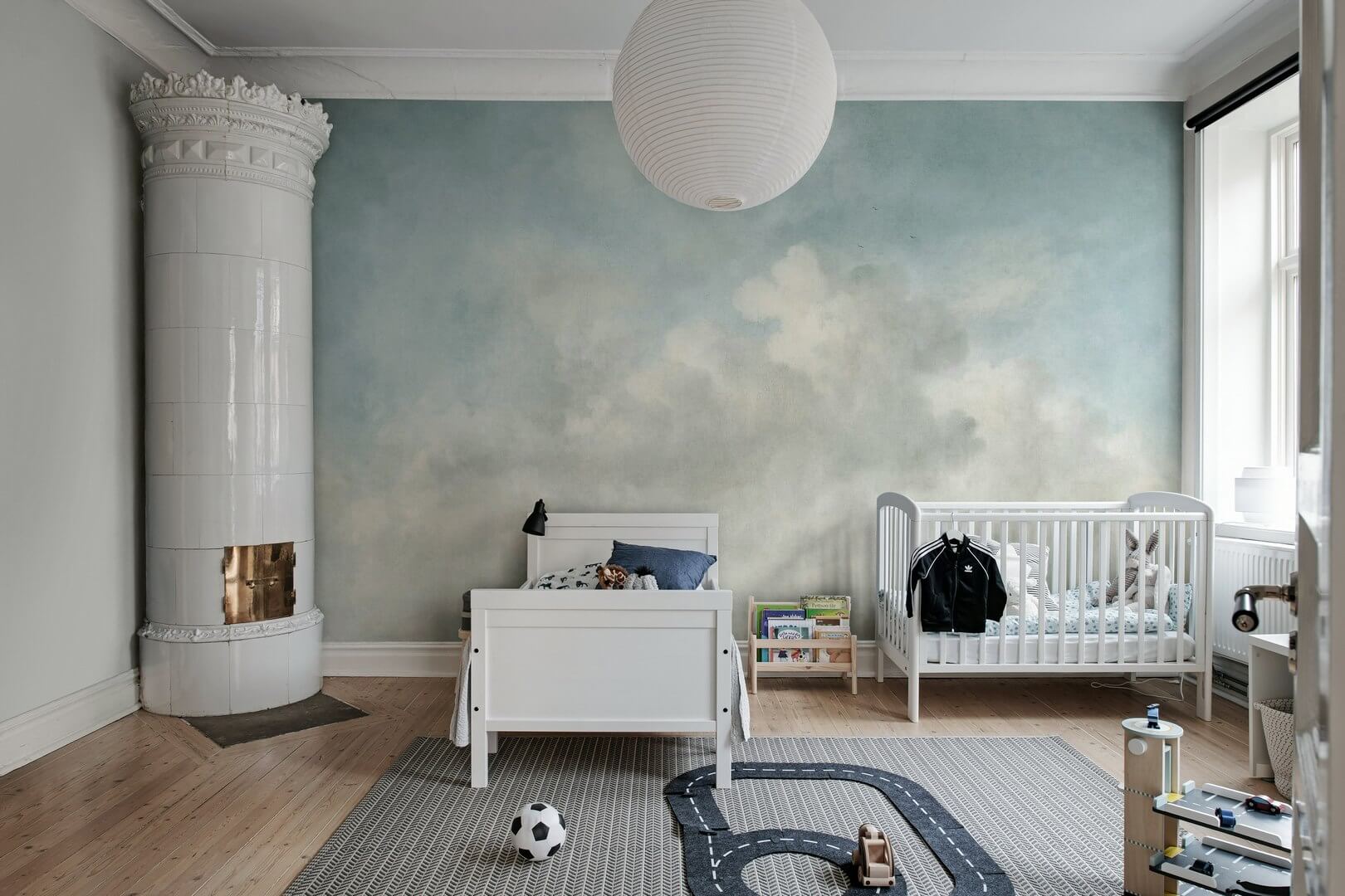 Fototapeta chmury w stylu vintage Rebel Walls R20921 Vintage Clouds Blue Hot Pops