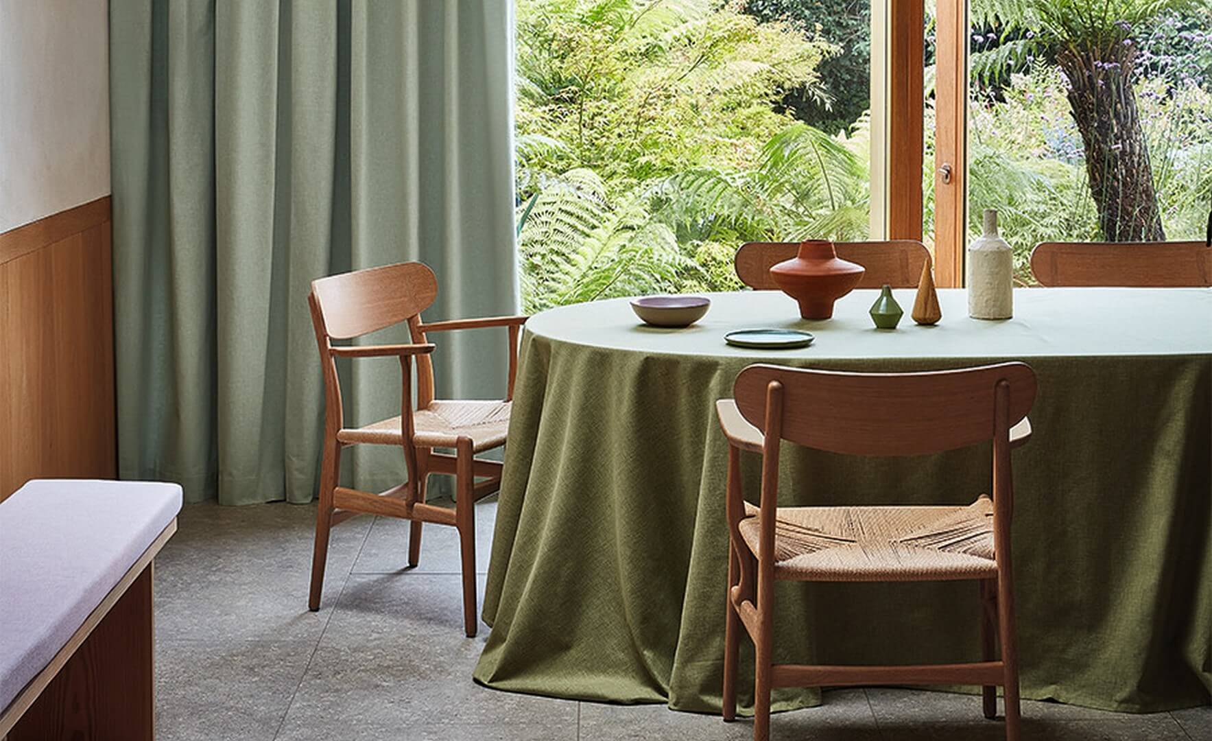 Tkanina dekoracyjna jednokolorowa matowa Villa Nova V3595/27 Havana - 302 cm szer.