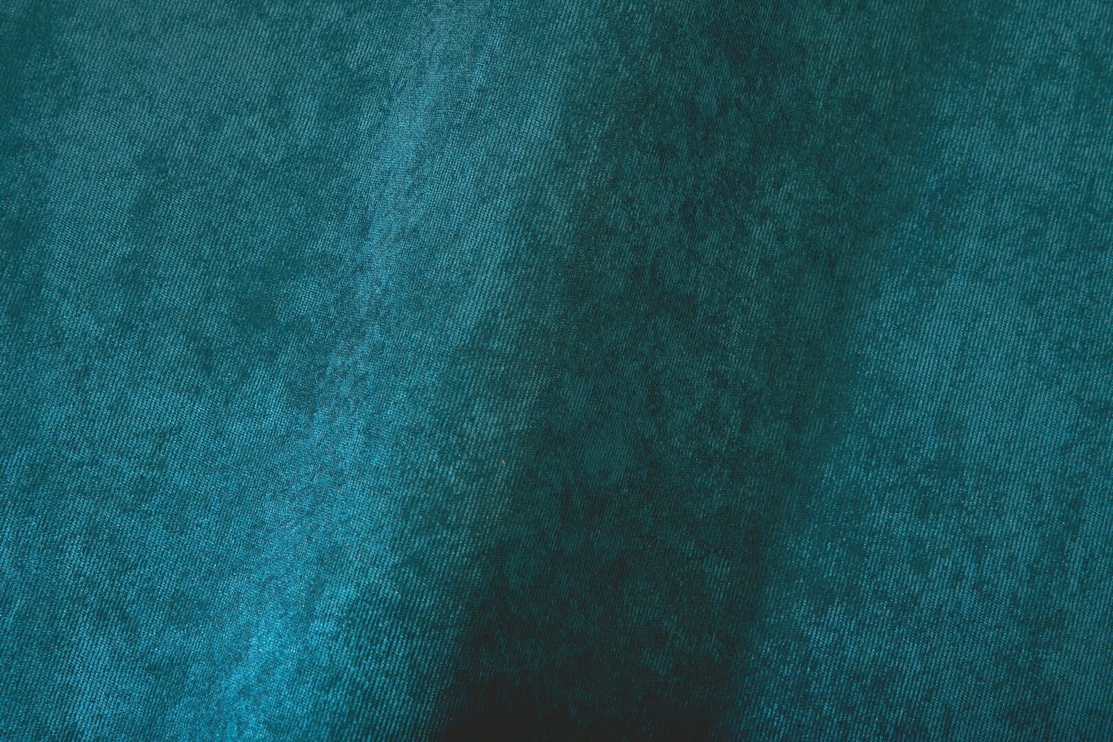 Tapeta tekstylna aksamit w prążki Elitis RM 1063 42 Garçonnière Alcove II