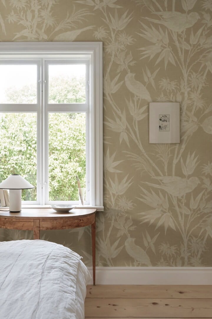 Fototapeta ptaki w bujnym bambusowym gaju Sandberg S10596 Celeste Mural Beige Herbarium
