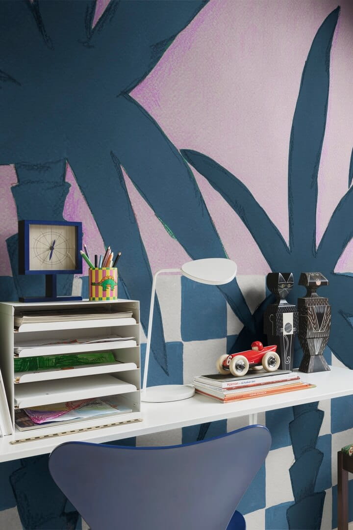 Fototapeta malowane palmy i motyw płytek Rebel Walls R20495 Palm Horizon Blue Pink Symbolic