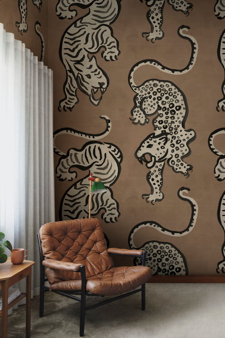 Fototapeta tygrysy i lamparty Rebel Walls R21244 Ink Tiger Rust Symbolic