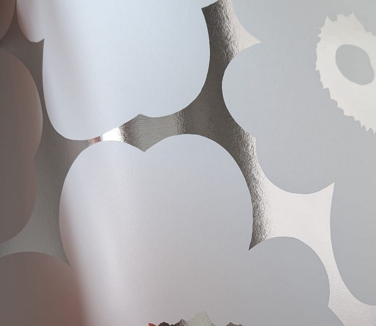 Tapeta metaliczna kwiaty maki J&V 25907 Unikko Marimekko