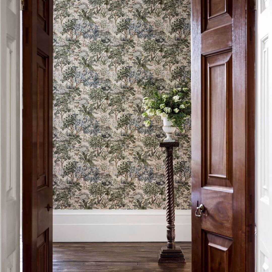 Tapeta botaniczna z egzotyczną nutą Sanderson 217491 The Stumpery Highgrove