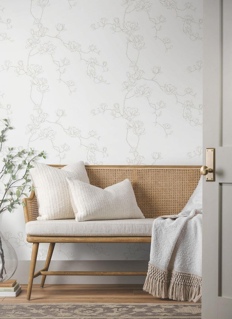Tapeta delikatne gałązki z kwiatami magnolii York Wallcoverings MF4732 Magnolia Branches Magnolia Home 4