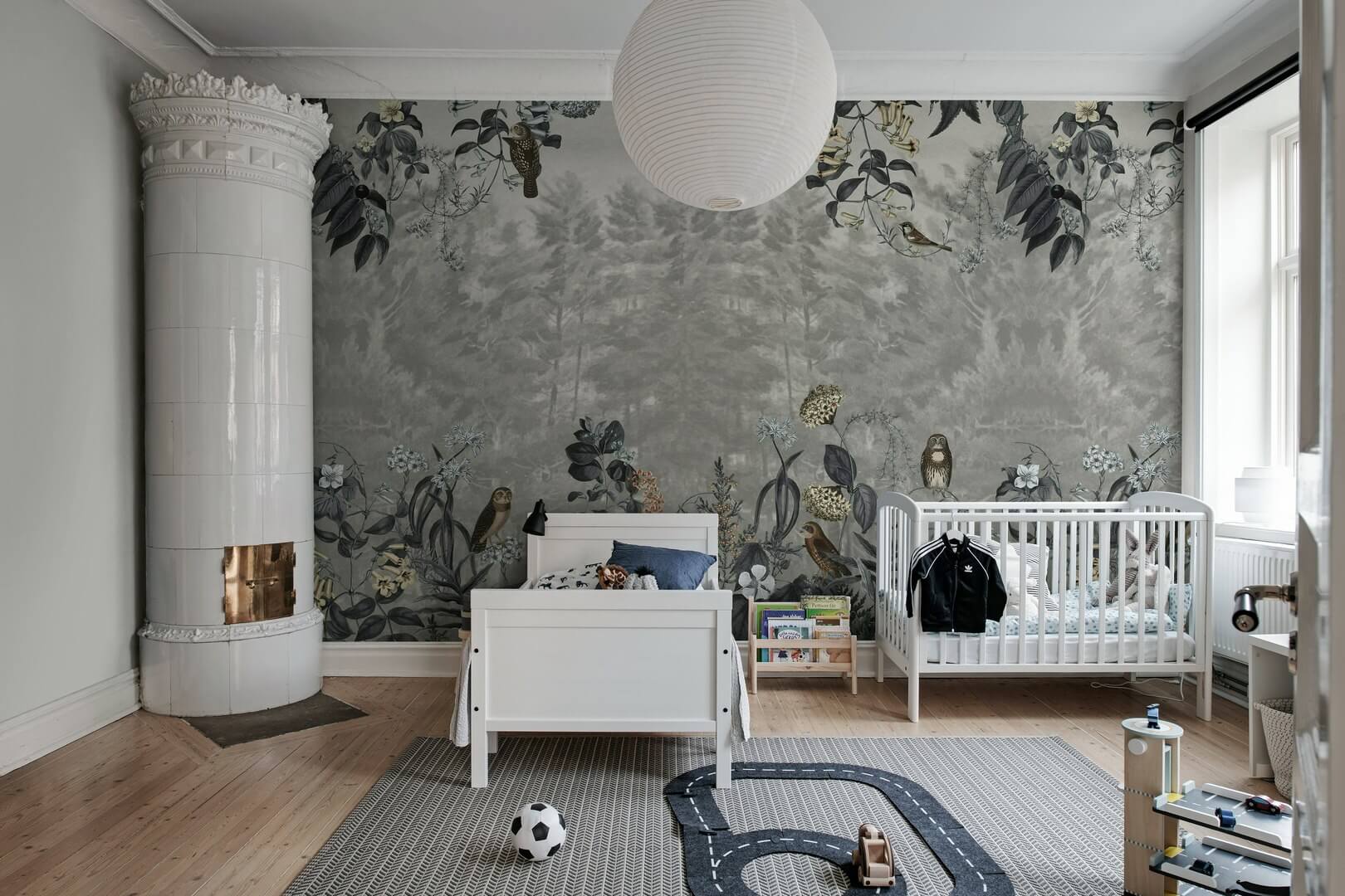 Fototapeta senna scena leśna Rebel Walls R20552 Owl Forest Gray Hot Pops