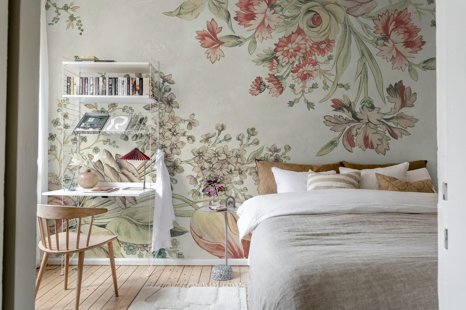 Fototapeta kwiaty Rebel Walls R20688 Bold Floral Pink Hot Pops