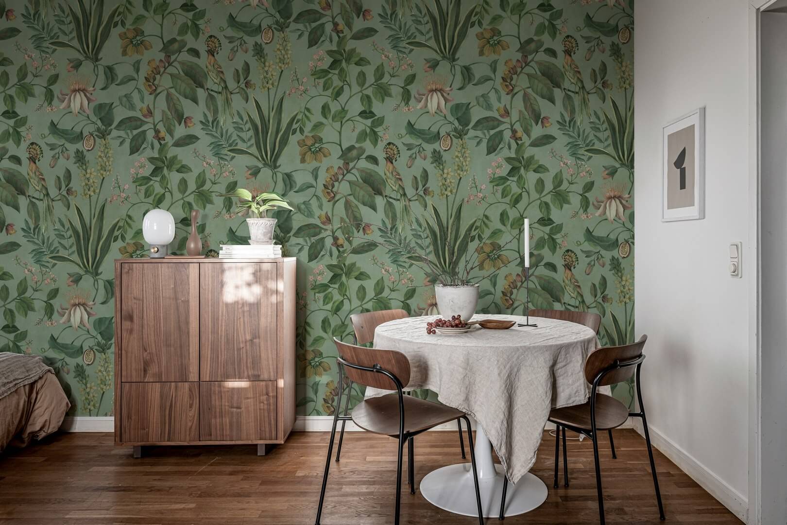 Fototapeta tropikalna flora i fauna Rebel Walls R21356 Tropical Harmony Tuquoise Hot Pops