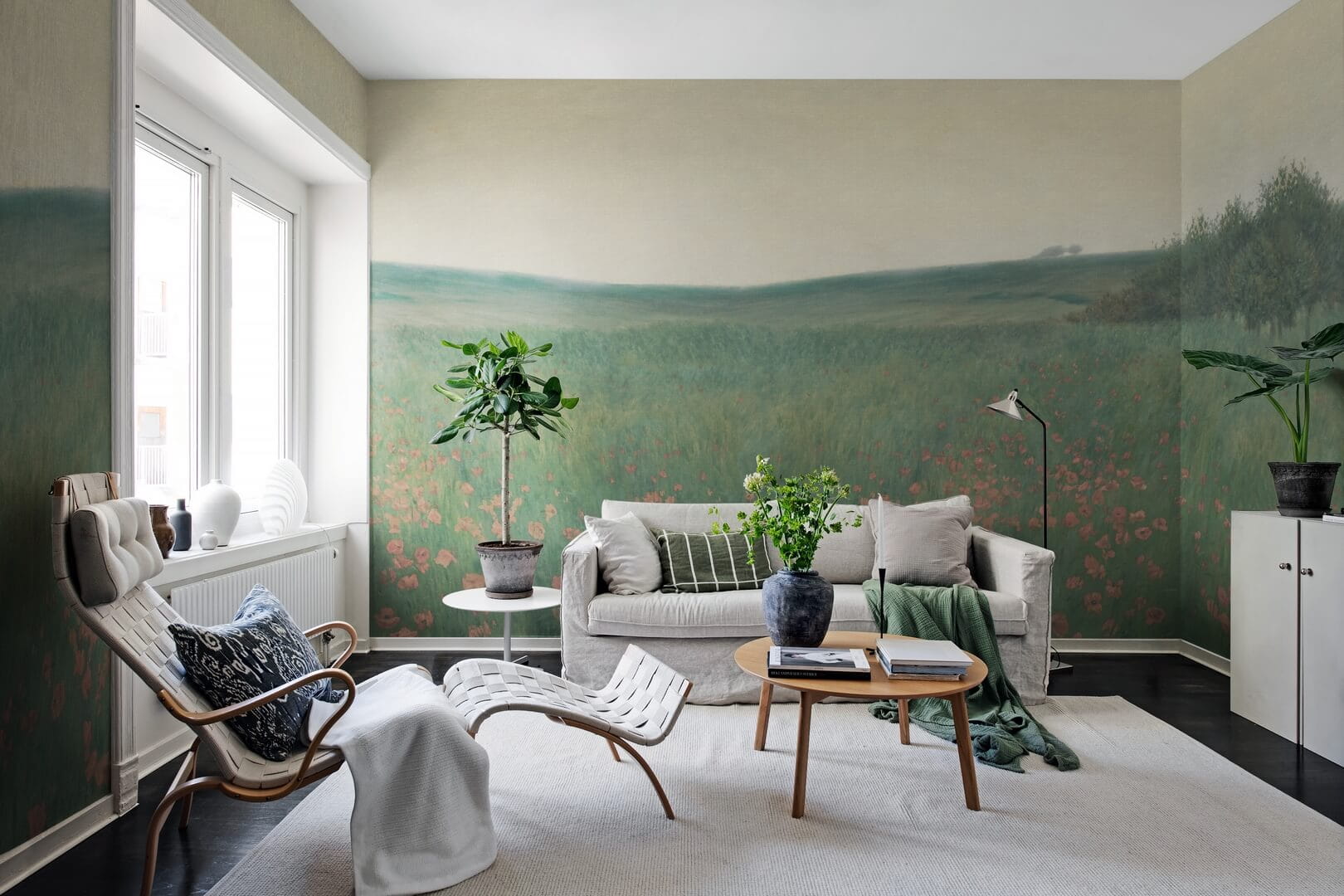 Fototapeta malarskie pola maków Rebel Walls R21538 Poppy Landscape Dawn Hot Pops