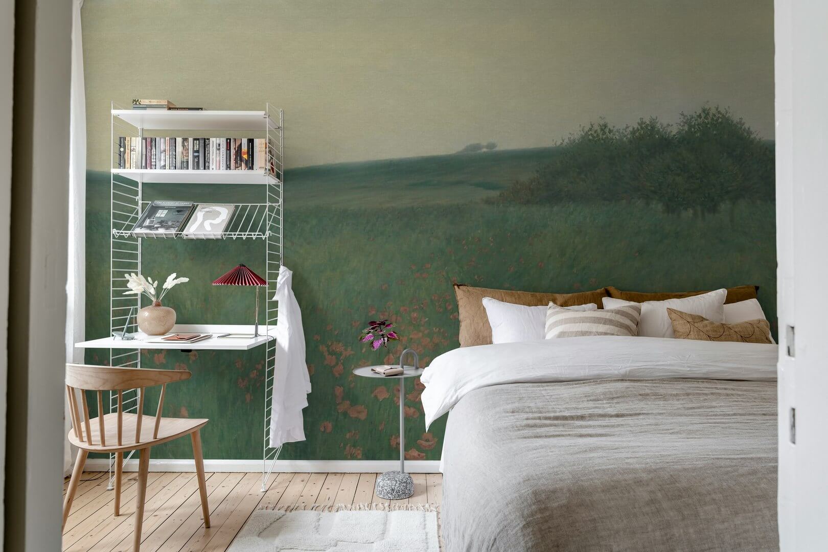 Fototapeta malarskie pola maków Rebel Walls R21538 Poppy Landscape Dawn Hot Pops