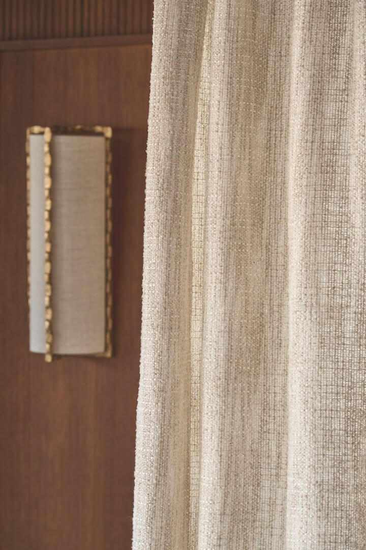 Tkanina woalowa dekoracyjna Casamance 10600156 Connivence Cafe Society - 306 cm szer.