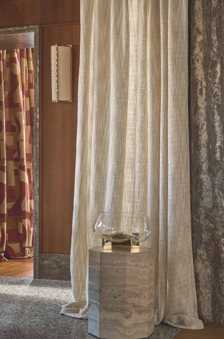 Tkanina woalowa dekoracyjna Casamance 10600393 Connivence Cafe Society - 306 cm szer.