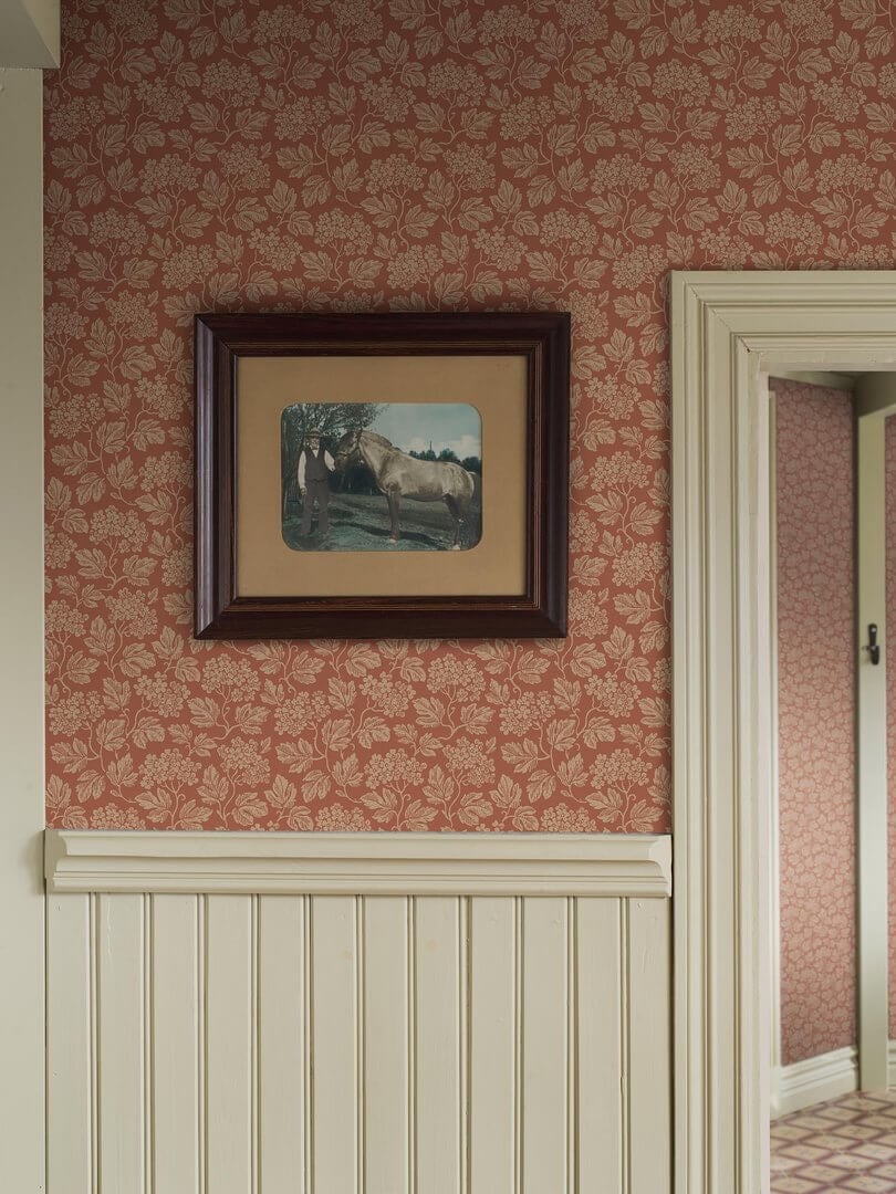 Tapeta roślinna z liśćmi i kwiatami Boras Tapeter 8081 Hagtorn Anno II