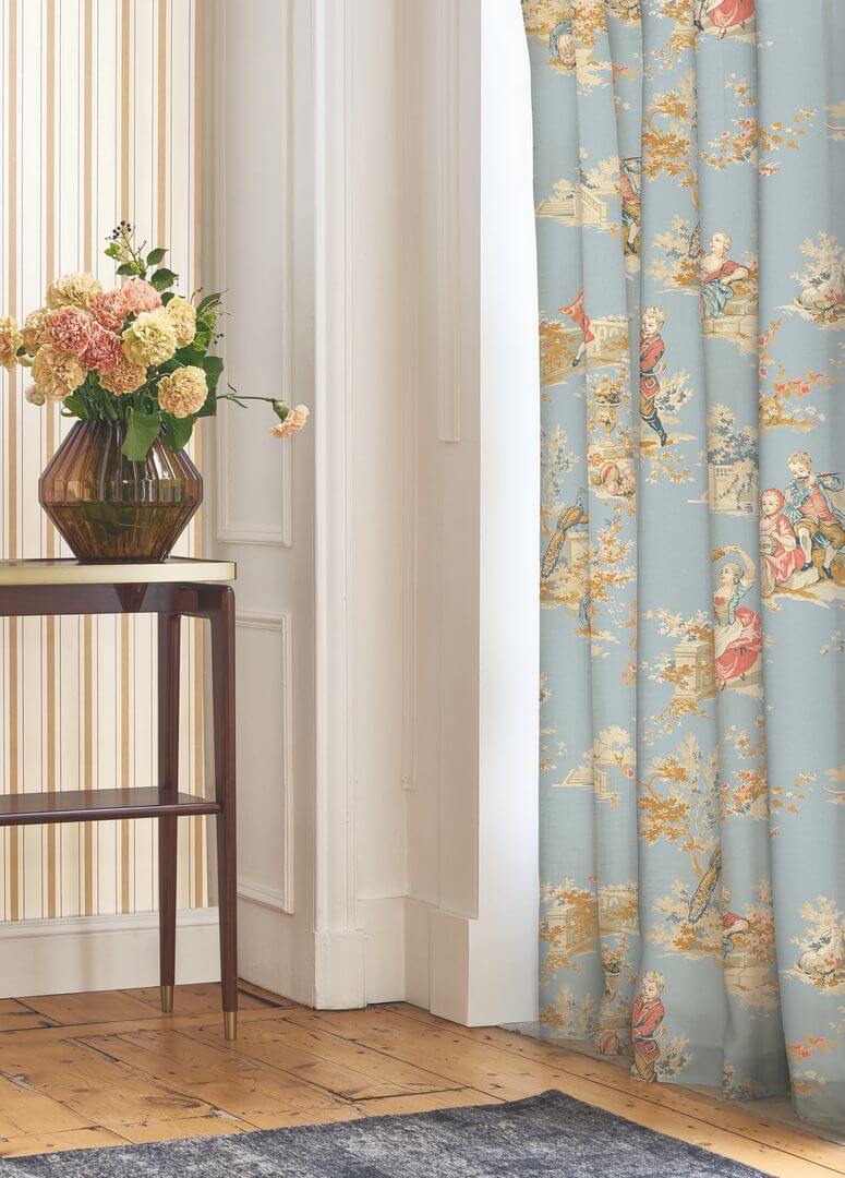Tkanina dekoracyjna w sceny dworskie Casadeco BTJD 201766512 Gavotte Les Belles Toiles De Jouy 2