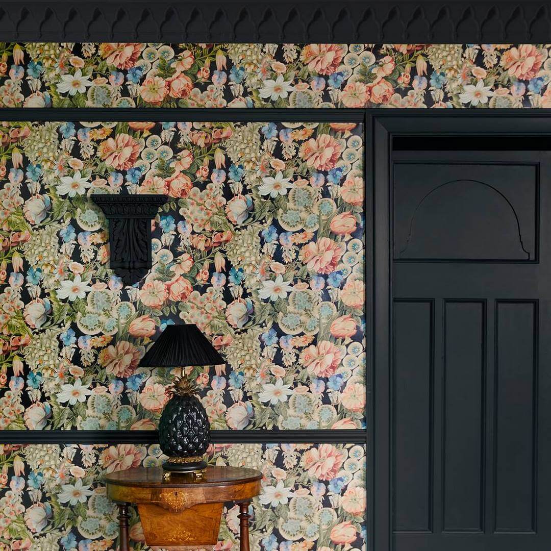 Tapeta w stylu vintage z kwiatami House of Hackney Amatoria Noir