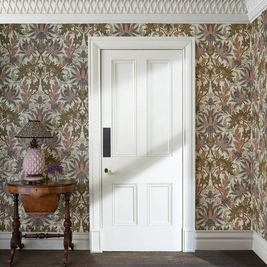 Tapeta damaskowa roślinna House of Hackney Aquifolia Ecru