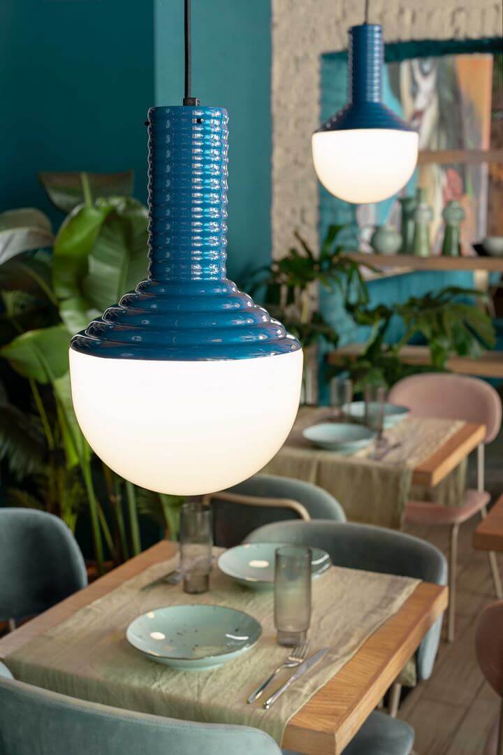 Lampa wisząca z kulistym kloszem Ferroluce C2730 Blu Lucido Brillante Selaron Deco